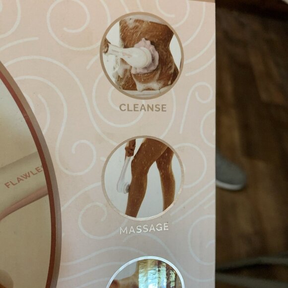 Flawless Cleanse Spa Spinning Shower Brush With 3 Heads NIB - Picture 4 of 8